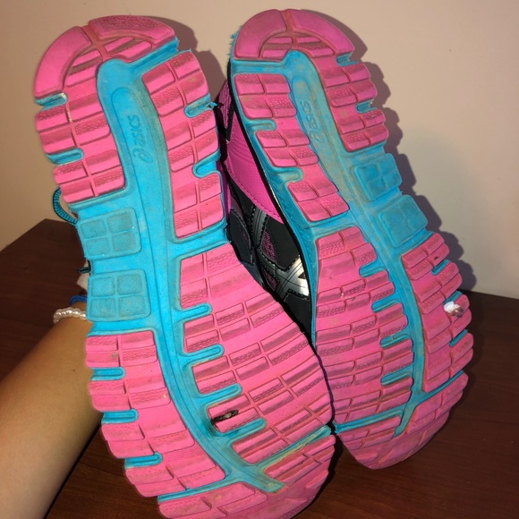 ASICS - Picture 7 of 8